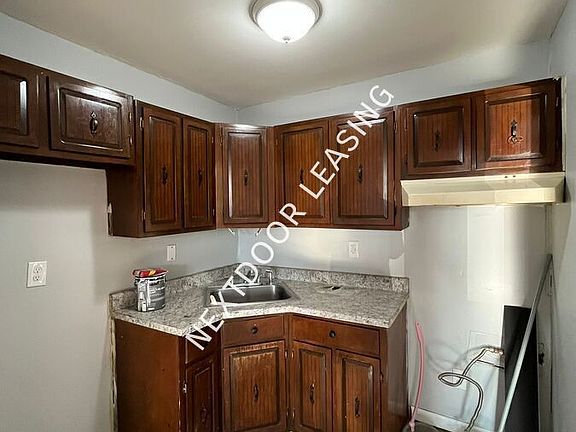 4th image of 180 Princeton Ave APT 1