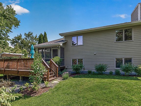 2nd image of 3398 Rolling Hills Dr