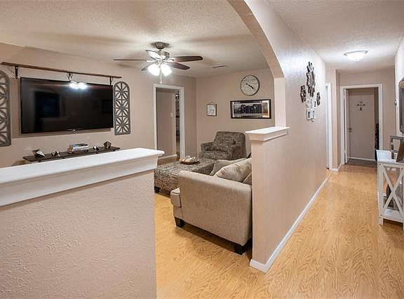 5th image of 1011 Fairfax Ct