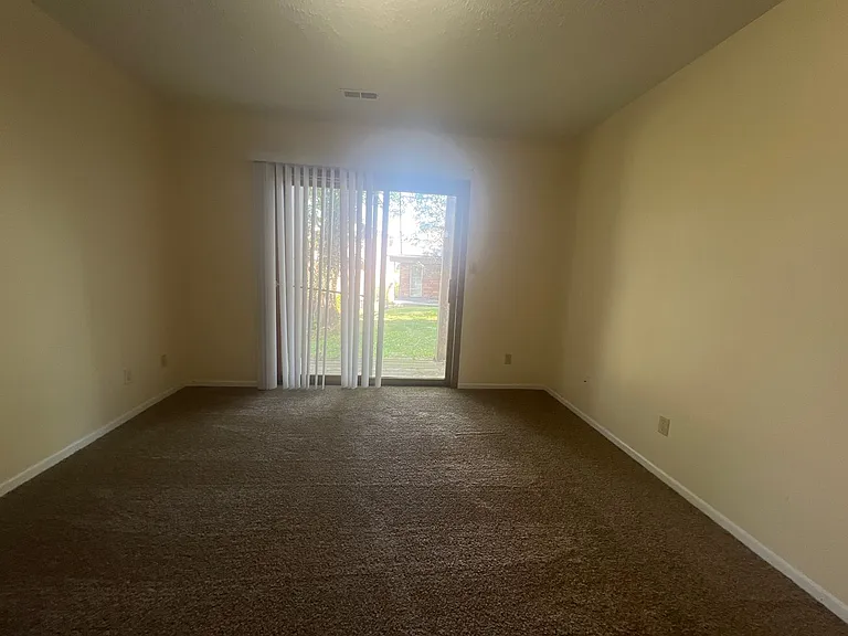 2858 University Ave — Photo 20