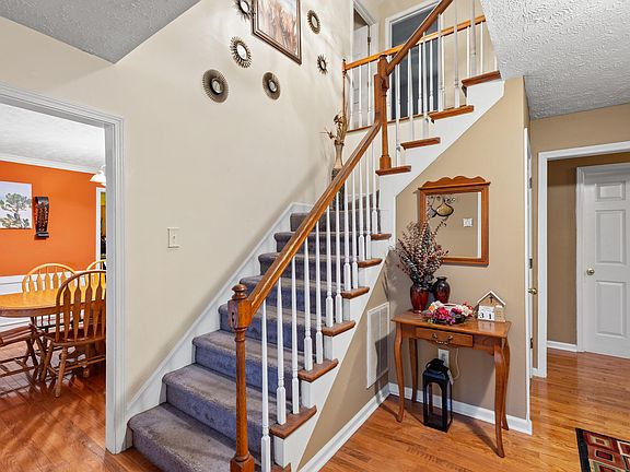 3rd image of 138 Southland Dr