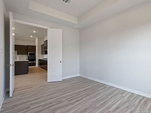 4th image of 5740 Emmett Street