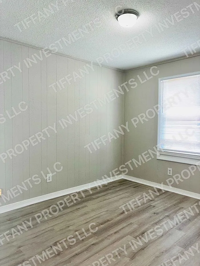 2 bed, 1.0 bath, $900 — Photo 3