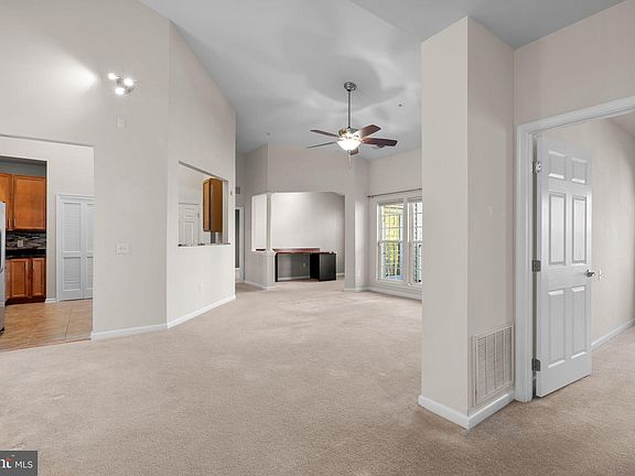 3rd image of 1622 Hardwick Ct Unit 402