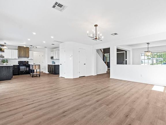 4th image of 329 Prairie Verbena Dr