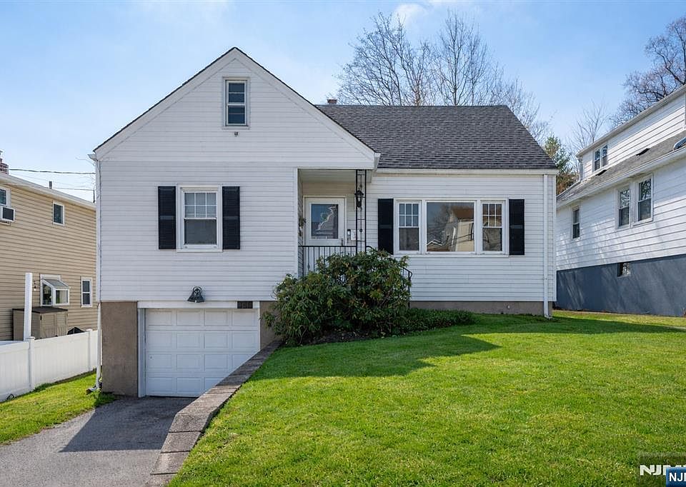 1st image of 492 North Ave