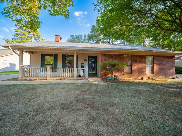 1102 Pinecrest Dr, Camden, AR 71701