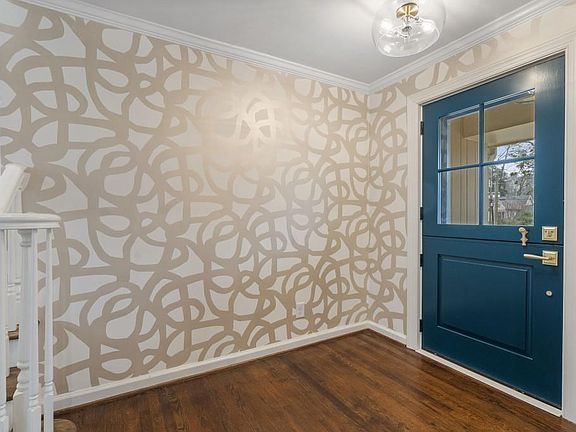 4th image of 439 Broadland Rd NW