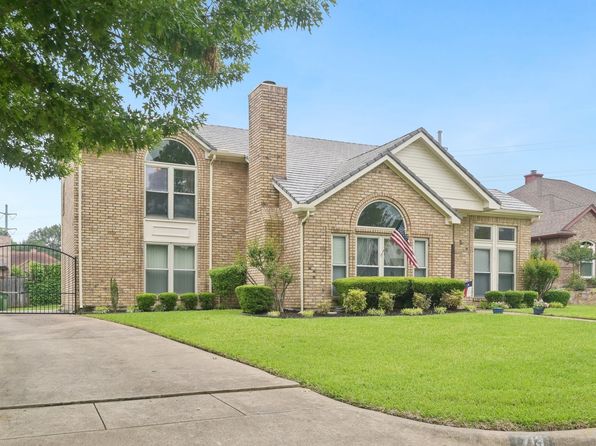 713 Herman Dr, Hurst, TX 76054
