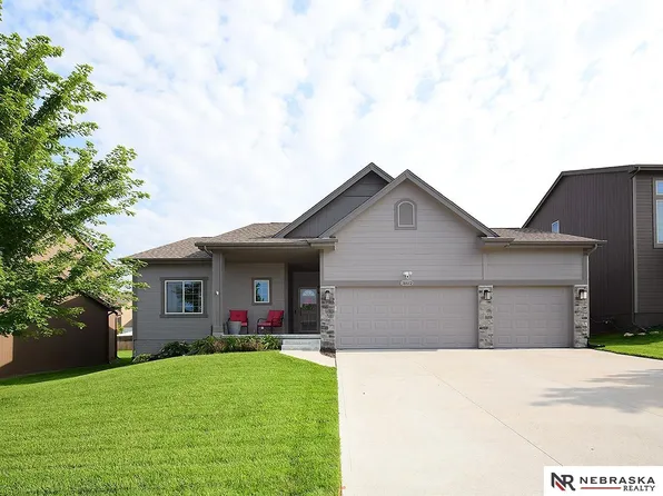 18812 Rosewood St, Omaha, NE 68136