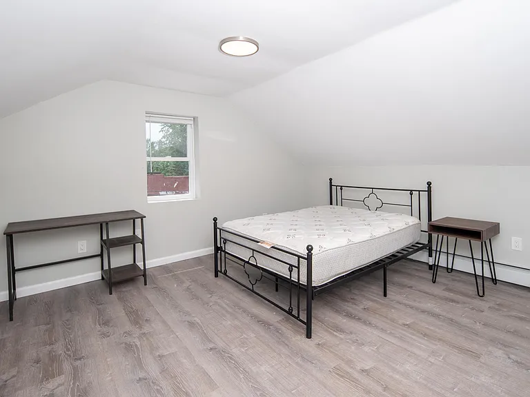 51 14th St #2 — Photo 32