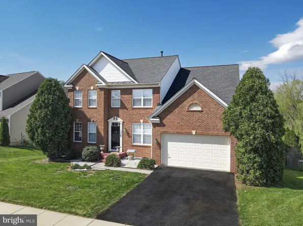 120 Flight O Arrows Way, Martinsburg, WV 25401