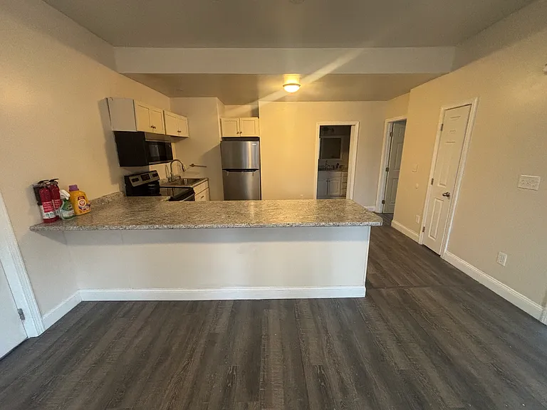253 Lisbon St #2B — Photo 4