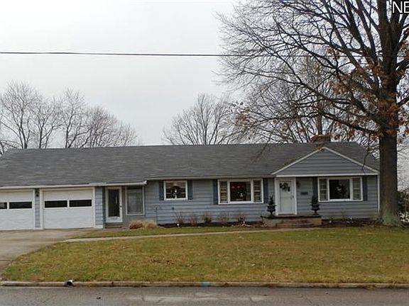 3rd image of 834 Duff Dr