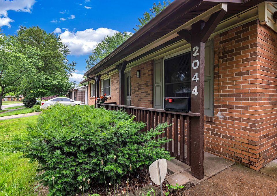 1st image of 2044 Kingsford Dr