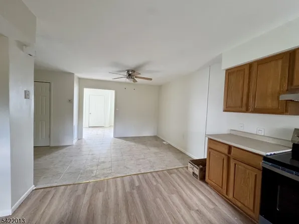 43 Vail Rd, Columbia, NJ 07832