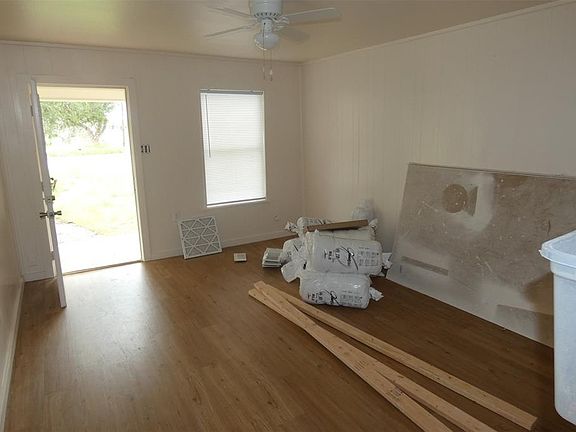 3rd image of 1157 Plum St