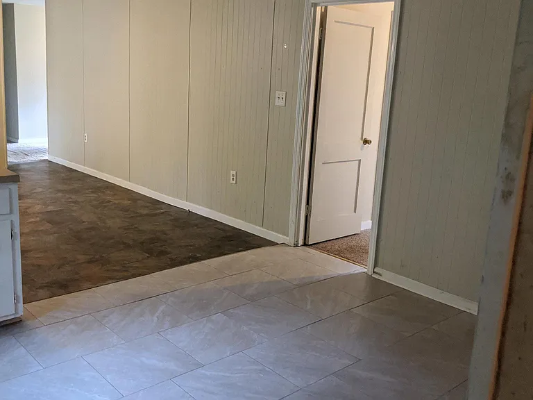 130 Brentwood Pl NE — Photo 5