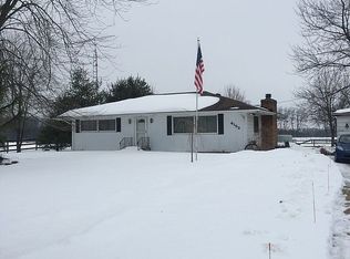 4152 E Berry Rd, Pleasant Lake, MI 49272