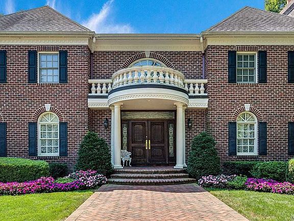 4th image of 7 Peacock Ln
