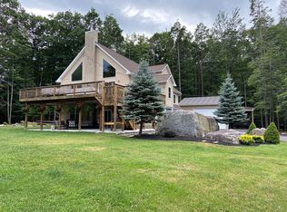 139 Walnut St, Greentown, PA 18426