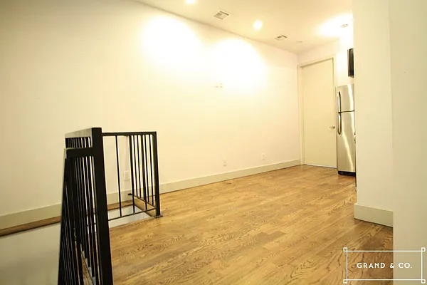 Rented by Grand & Co. | media 34