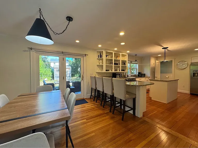 182 Margaret St — Photo 4