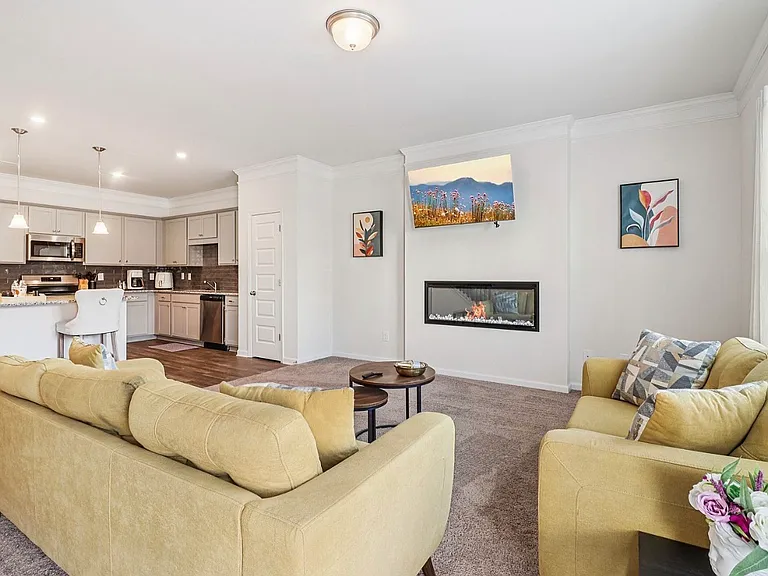 3625 Fairhaven Dr — Photo 4