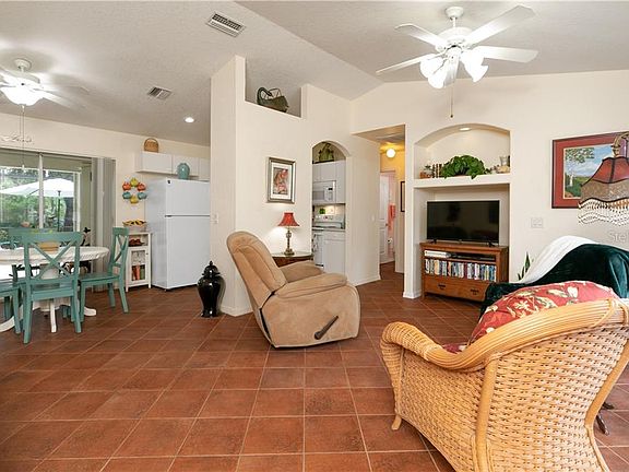 5th image of 1648 Saracen Ln