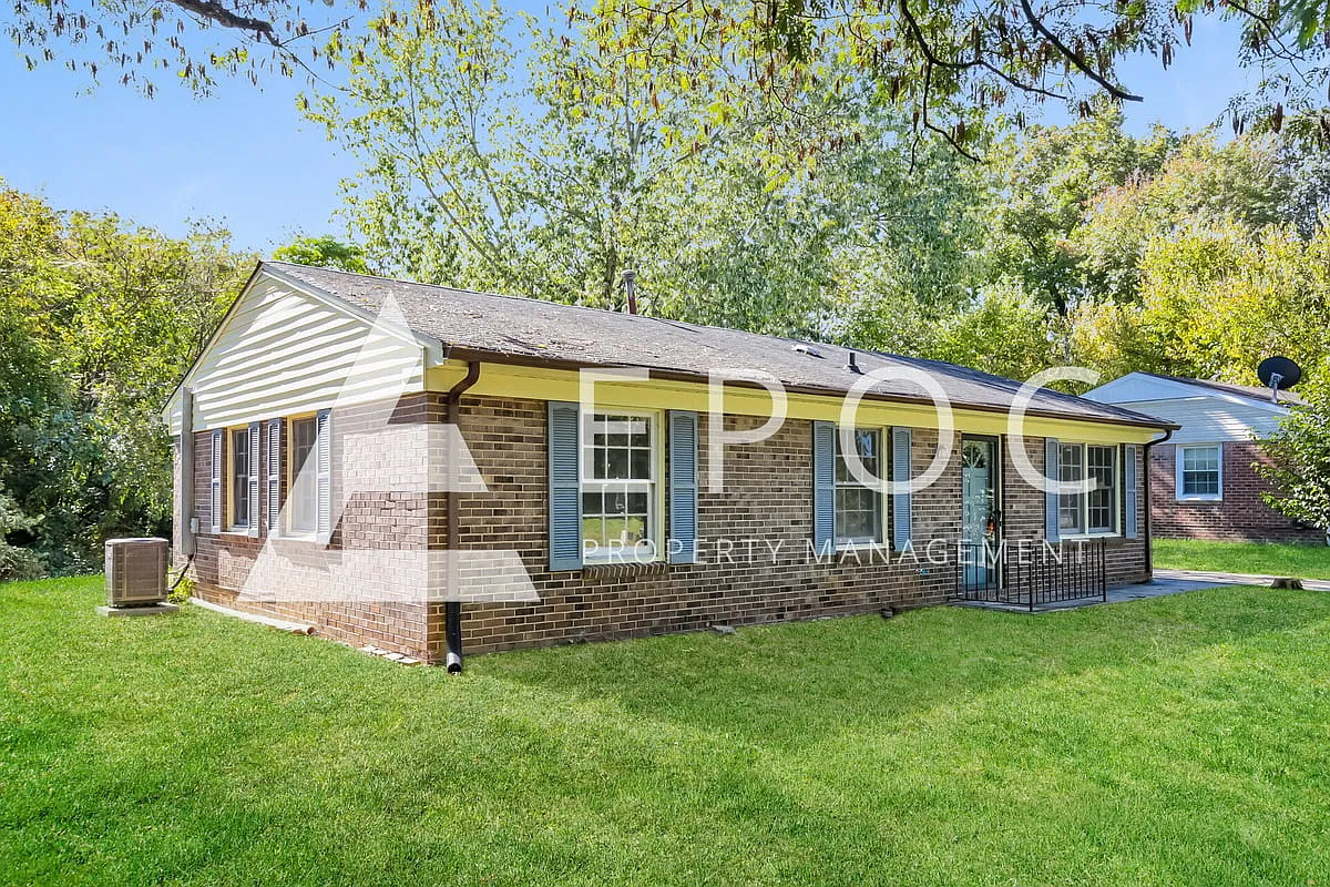 1728 Gavin Dr — Photo 1