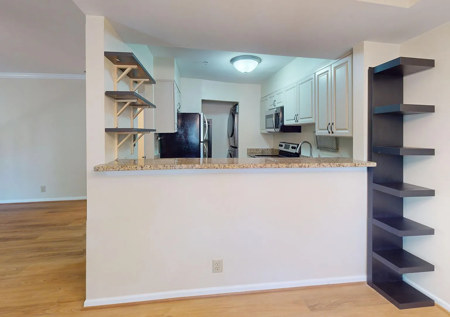 Serene Living in Rockville! Over 1,000 Square Foot Apartment for Rent- Pool, Common Ground, & Muc... — Photo 2