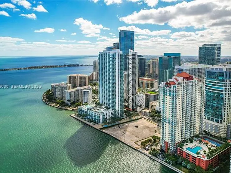 1155 Brickell Bay Dr #CU-2007 — Photo 2