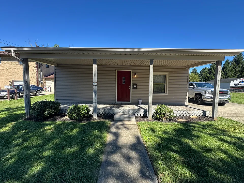 130 E Forest Ave