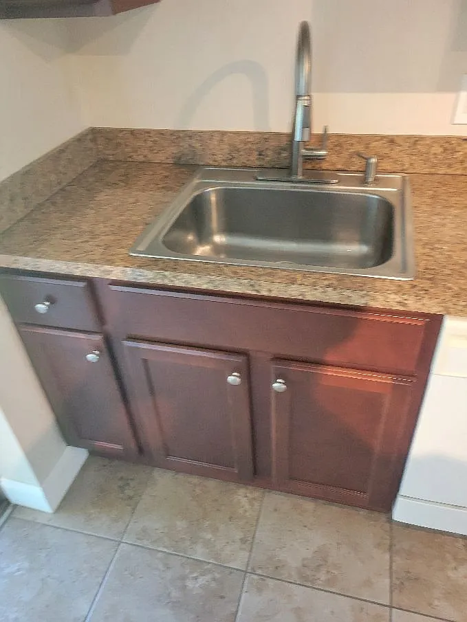2 bed, 950 sqft, $1,500 — Photo 2