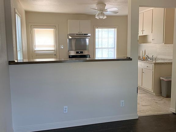 3rd image of 5125 Lyndon Dr