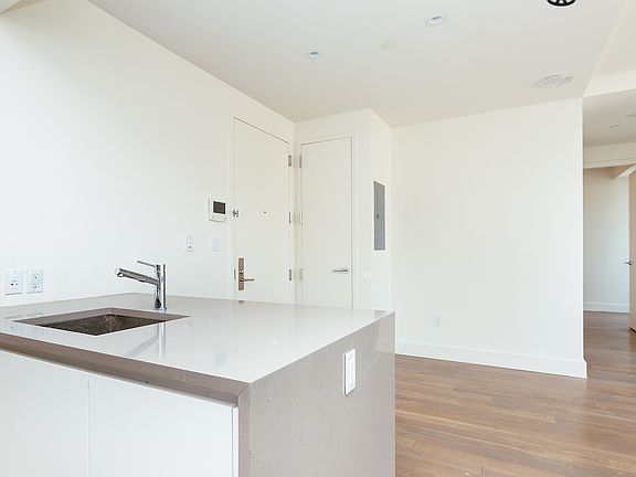 5th image of 1068 Fulton St APT 5A