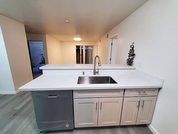 5th image of 247 N Capitol Ave Unit 112