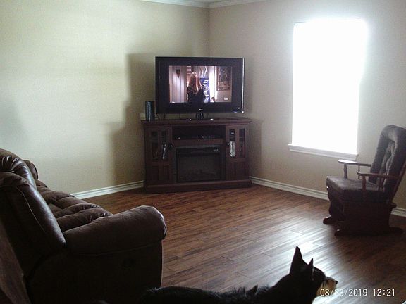 5th image of 19 Arnold Cir