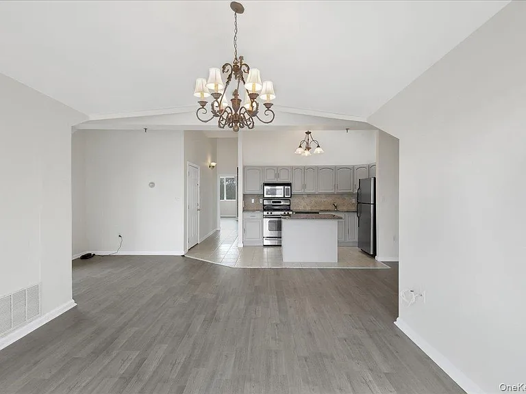 1424 Outlook Ave #3 — Photo 5