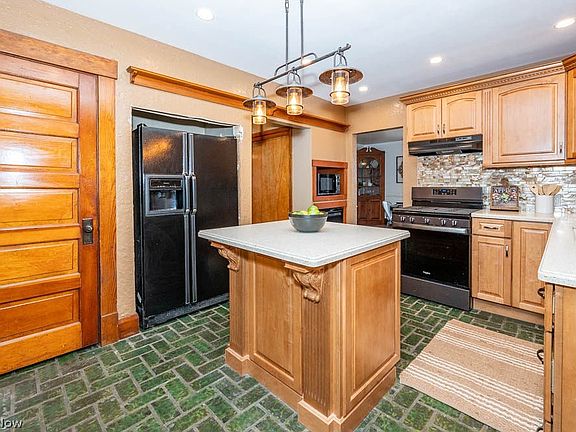 14th image of this home