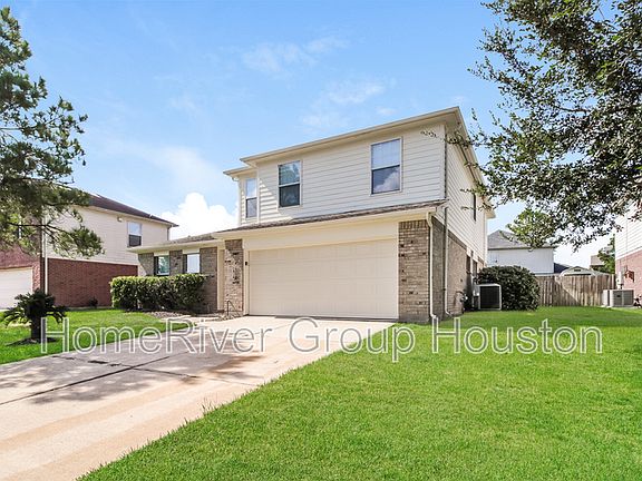 3rd image of 1914 Honeysuckle Dr