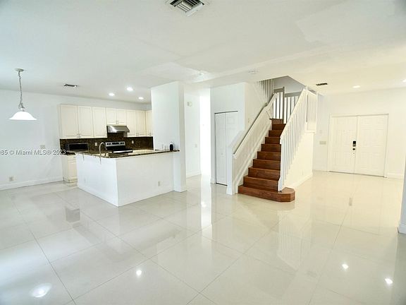 4th image of 1879 Aspen Ln