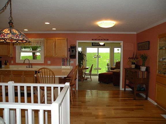 5th image of 3081 Grandview Dr