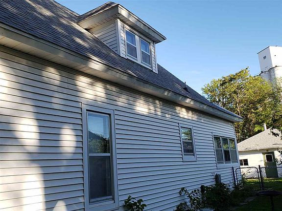 4th image of 224 Clarke St
