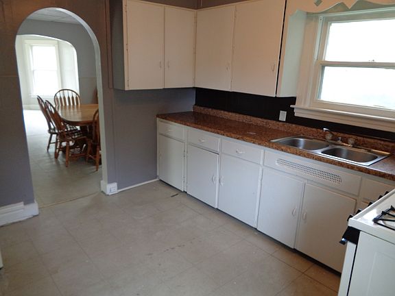 3rd image of 1224 Hays Park Ave
