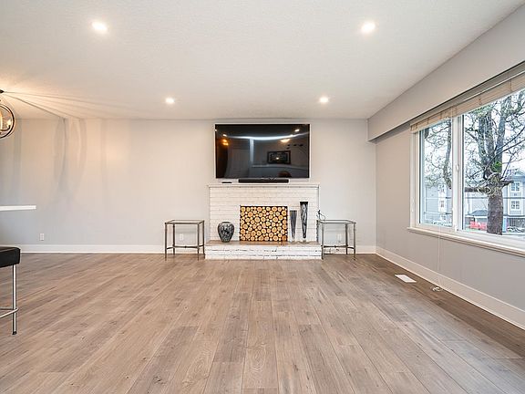 4th image of 11278 206th St