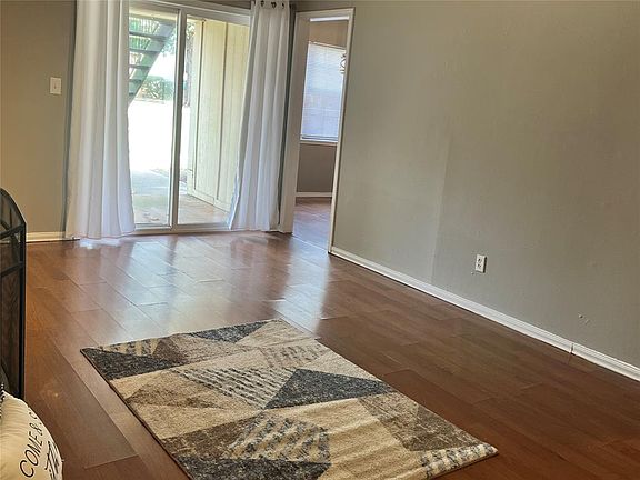 4th image of 1801 E Lindsey St APT 3