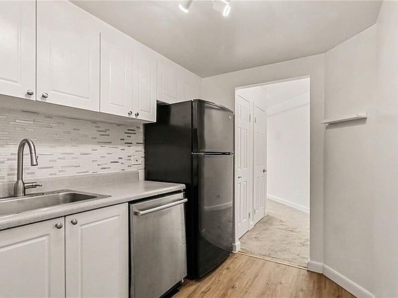 5th image of 1501 Clairmont Rd APT 827