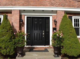 425 Trafton Rd, Springfield, MA 01108