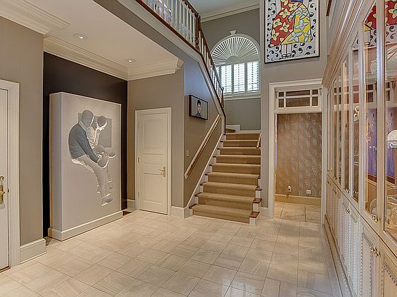 Foyer w/Display Cabinet 